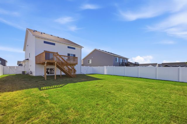 3851 19th Street S, Moorhead, MN 56560