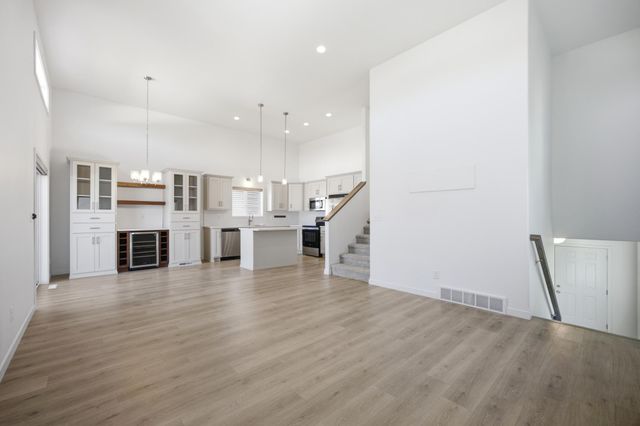 3851 19th Street S, Moorhead, MN 56560