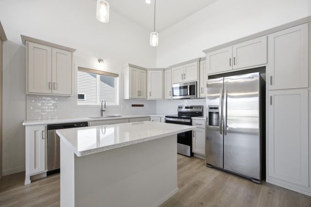 3851 19th Street S, Moorhead, MN 56560