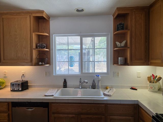 2659 Danaher Dr, Valley Springs, CA 95252