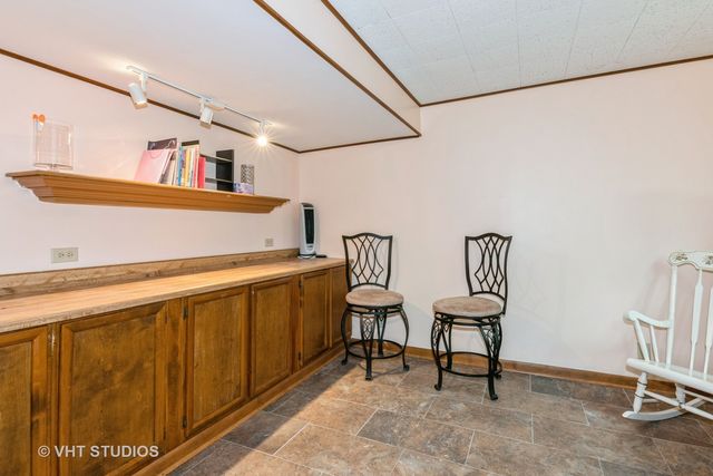 21W353 Drury Lane, Lombard, IL 60148
