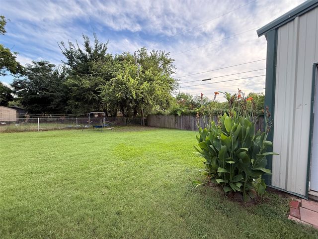 1414 N Binkley Street, Sherman, TX 75092