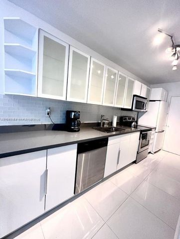 100 Lincoln Rd 526, Miami Beach, FL 33139