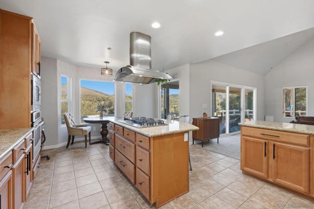 9216 Oak Grove Dr, Descanso, CA 91916