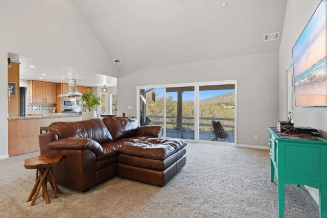 9216 Oak Grove Dr, Descanso, CA 91916