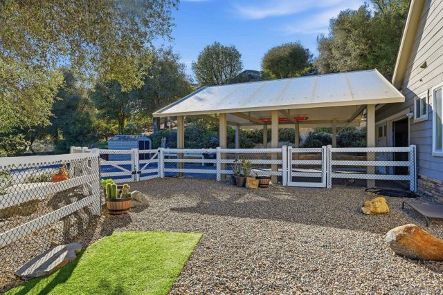 9216 Oak Grove Dr, Descanso, CA 91916