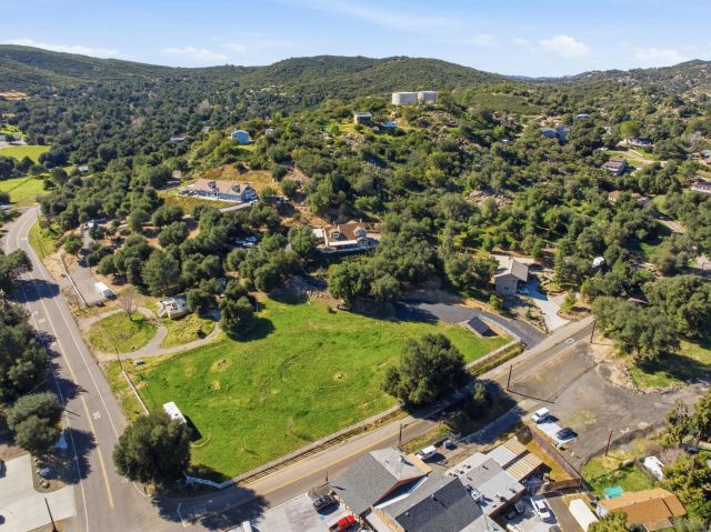 9216 Oak Grove Dr, Descanso, CA 91916