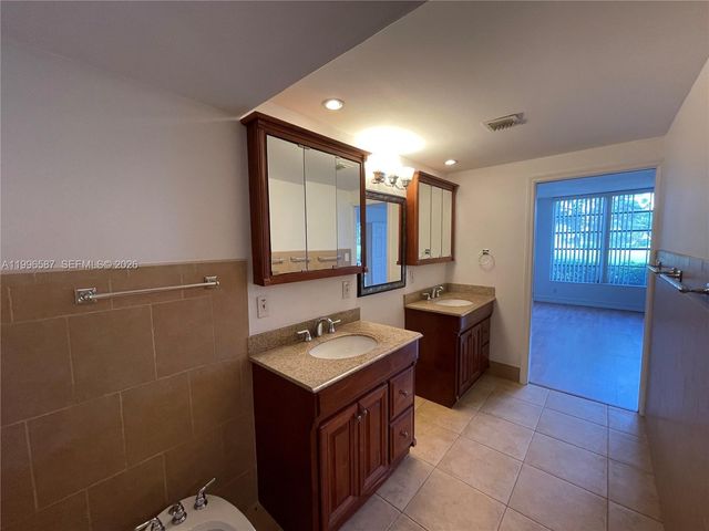 4009 N Cypress Dr 105, Pompano Beach, FL 33069