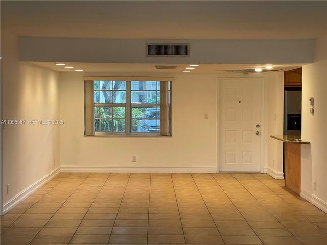 4009 N Cypress Dr 105, Pompano Beach, FL 33069