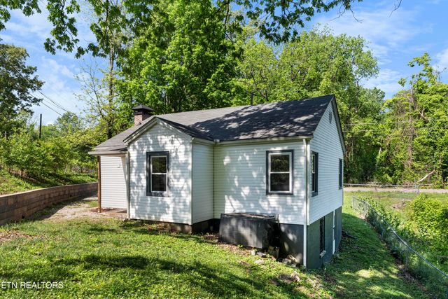1132 Biddle St, Knoxville, TN 37914