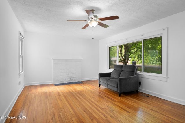 1132 Biddle St, Knoxville, TN 37914
