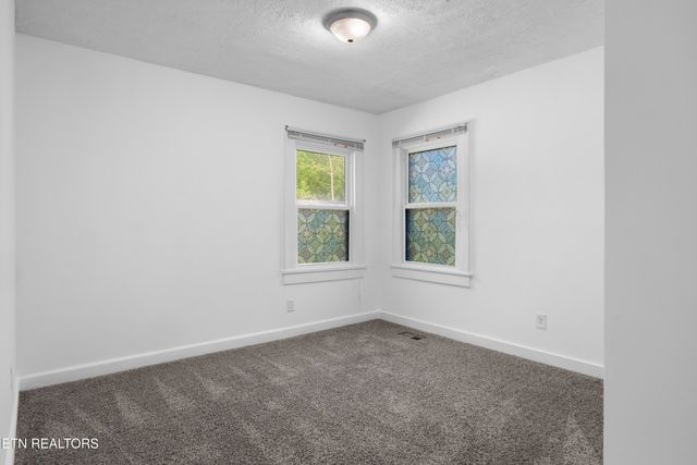 1132 Biddle St, Knoxville, TN 37914