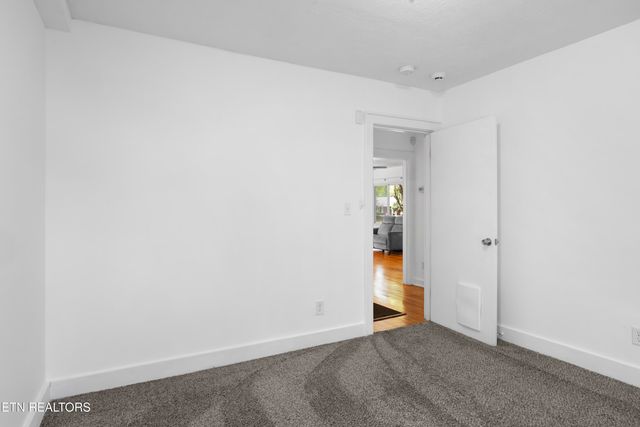 1132 Biddle St, Knoxville, TN 37914