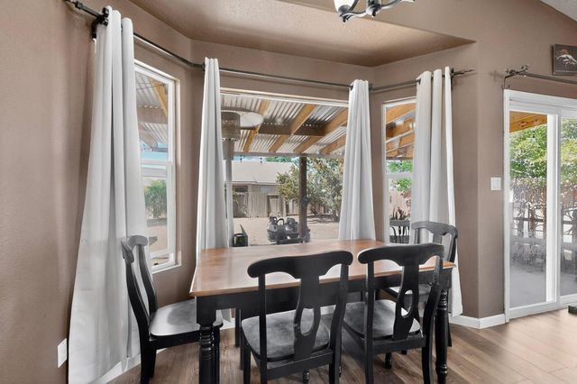 27 Violeta Place, Los Lunas, NM 87031