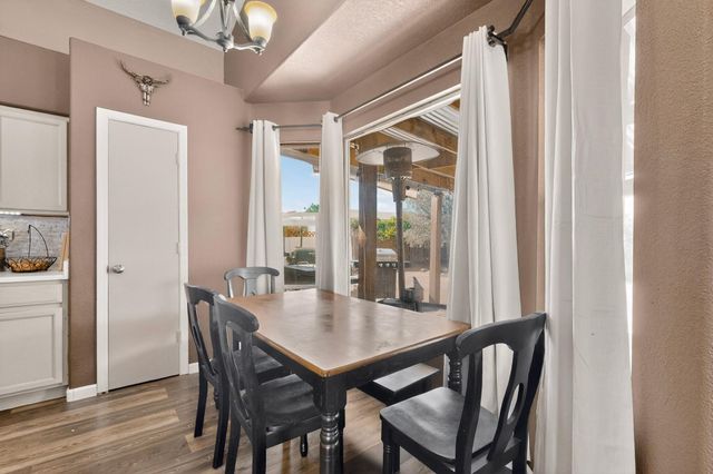 27 Violeta Place, Los Lunas, NM 87031