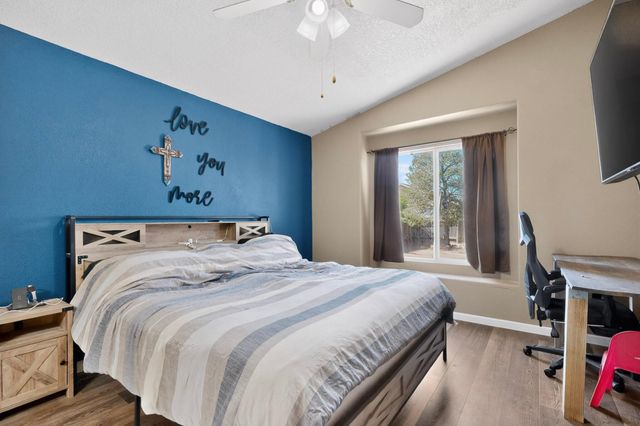 27 Violeta Place, Los Lunas, NM 87031