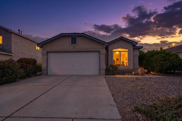 27 Violeta Place, Los Lunas, NM 87031