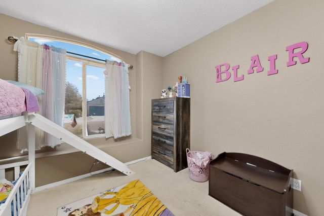 27 Violeta Place, Los Lunas, NM 87031