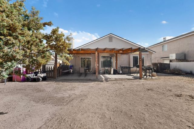 27 Violeta Place, Los Lunas, NM 87031