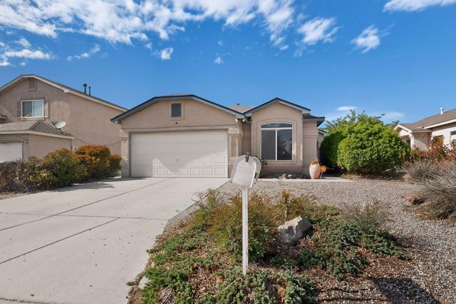27 Violeta Place, Los Lunas, NM 87031
