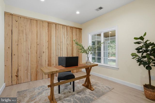 300 LEWIS ST NW, Vienna, VA 22180