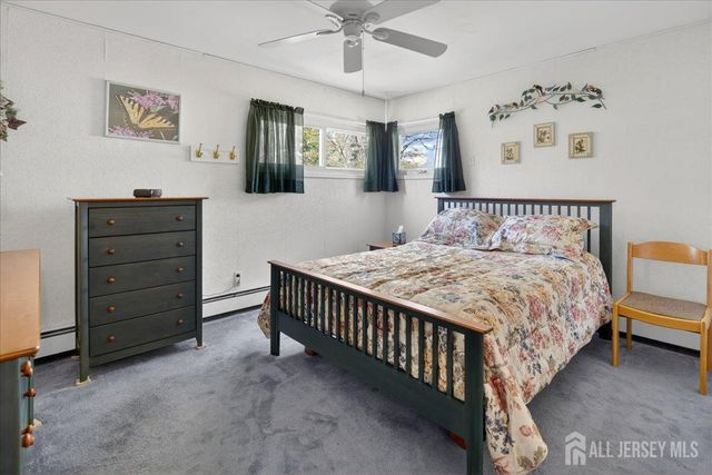 13 Comstock Road, Edison, NJ 08817