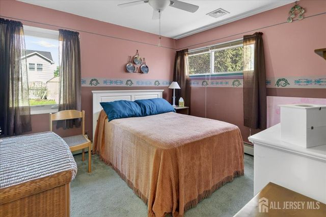 13 Comstock Road, Edison, NJ 08817