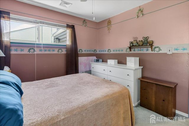 13 Comstock Road, Edison, NJ 08817