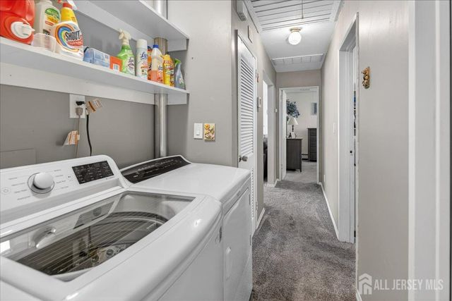 13 Comstock Road, Edison, NJ 08817