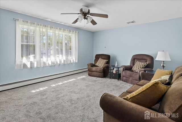 13 Comstock Road, Edison, NJ 08817