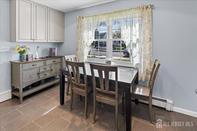 13 Comstock Road, Edison, NJ 08817