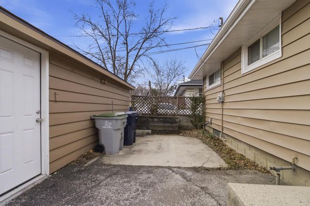 10325 W Silver Spring DRIVE, Milwaukee, WI 53225