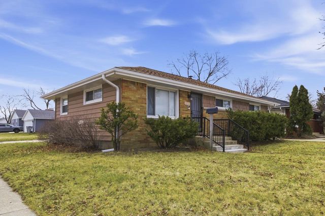 10325 W Silver Spring DRIVE, Milwaukee, WI 53225