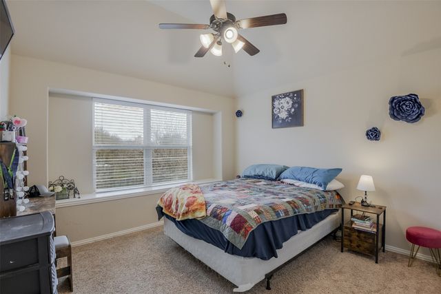 118 Gateway Drive, Alvarado, TX 76009