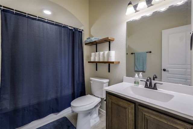 118 Gateway Drive, Alvarado, TX 76009