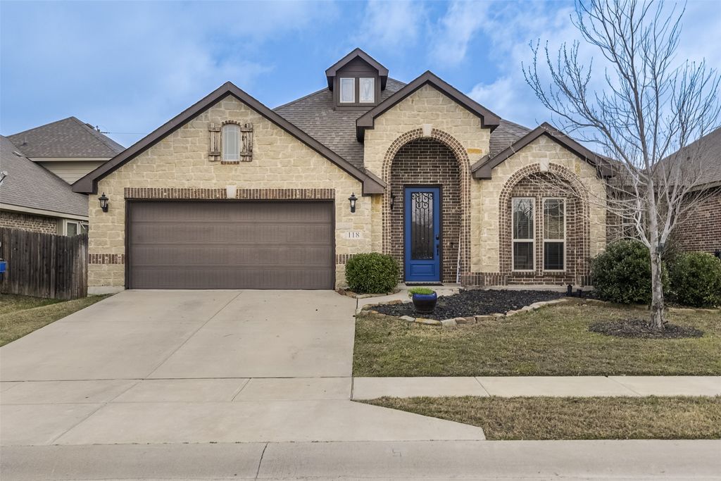 118 Gateway Drive, Alvarado, TX 76009