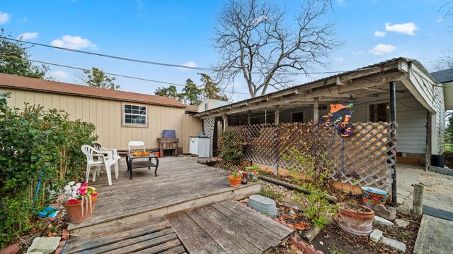 807 Burleson Street, Brenham, TX 77833