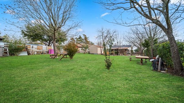 807 Burleson Street, Brenham, TX 77833