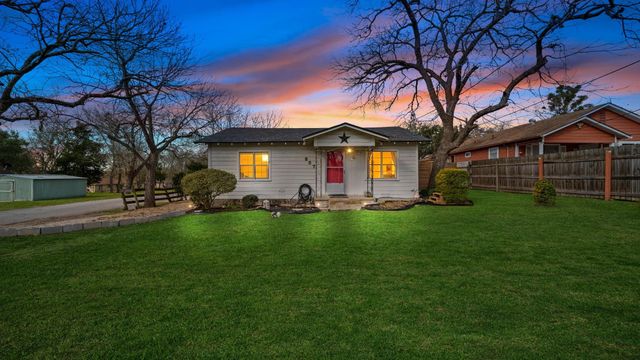 807 Burleson Street, Brenham, TX 77833