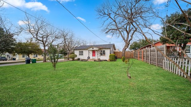 807 Burleson Street, Brenham, TX 77833