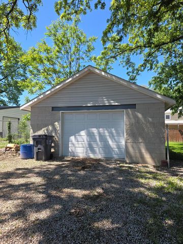 2339 Lenore Avenue, Columbus, OH 43204