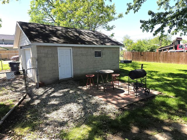 2339 Lenore Avenue, Columbus, OH 43204