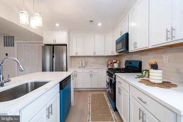 1219 N POINT RD, Baltimore, MD 21222