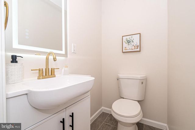 1219 N POINT RD, Baltimore, MD 21222