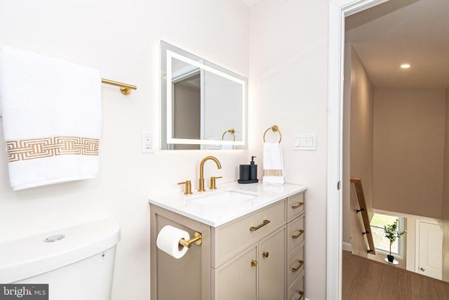 1219 N POINT RD, Baltimore, MD 21222
