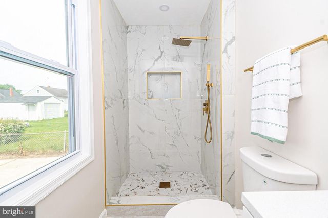 1219 N POINT RD, Baltimore, MD 21222