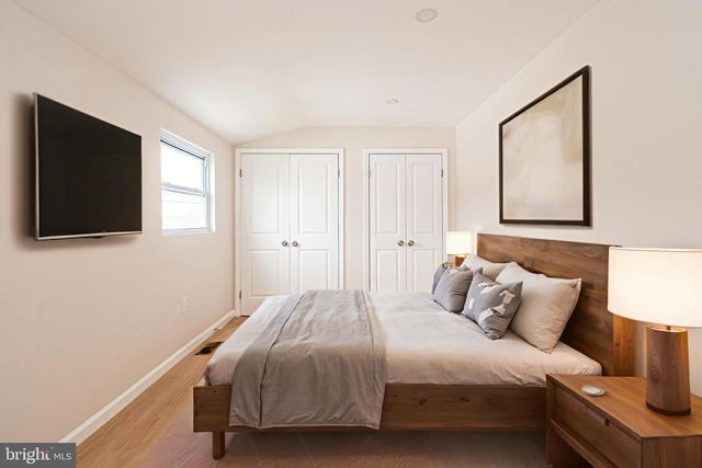 1219 N POINT RD, Baltimore, MD 21222
