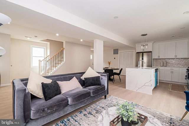 1219 N POINT RD, Baltimore, MD 21222
