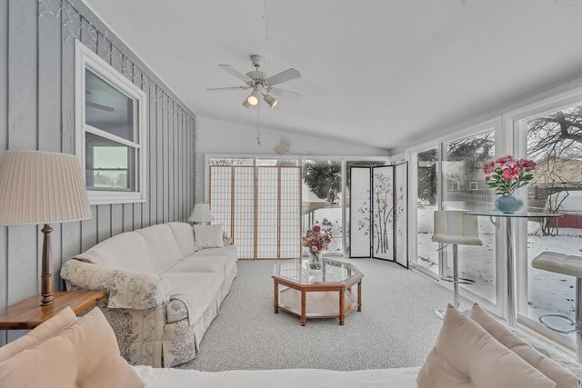 153 N Maple AVENUE, Slinger, WI 53086