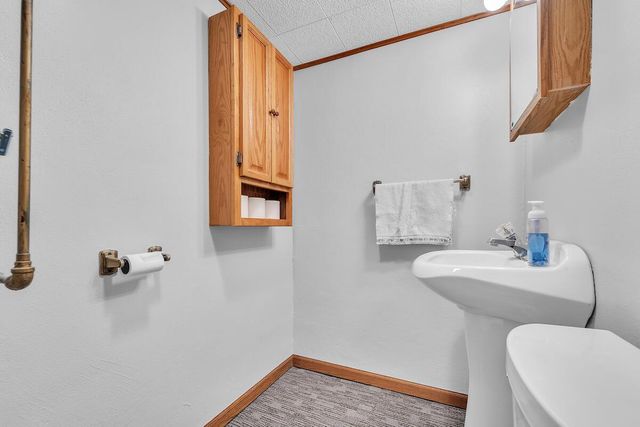 153 N Maple AVENUE, Slinger, WI 53086